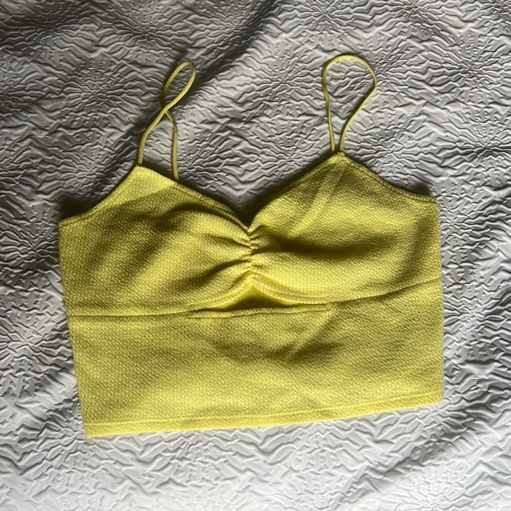 Cropped Tank With Cutout